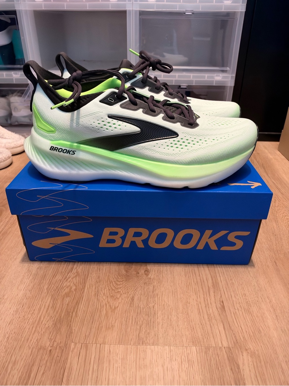 Brooks Glycerin 23 Men’s Lime Green and Black Running Sneakers. Size 10.5